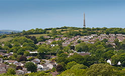 Bodmins monument overlooking houses in the town